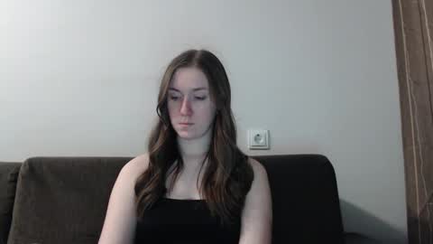 lily_love_x online show from 02/18/25, 02:27