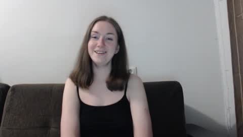 lily_love_x online show from 10/04/25, 12:19