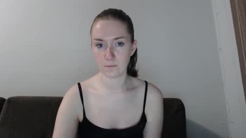 lily_love_x online show from 10/14/25, 10:43