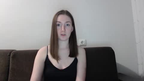 lily_love_x online show from 11/18/25, 12:49