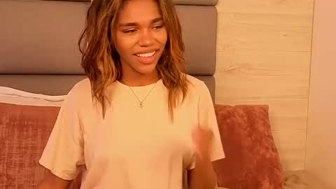 Lily Miiller online show from 10/27/25, 08:46