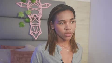 Lily Miiller online show from 11/21/25, 08:40