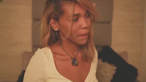 Lily Miiller online show from 02/10/26, 09:19