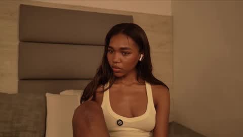 Lily Miiller online show from 03/15/26, 12:05