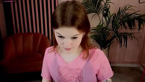 Snapshot of lily_mio chatting on 01/19/26, 12:42 Im Lily online show from 01/19/26, 12:42