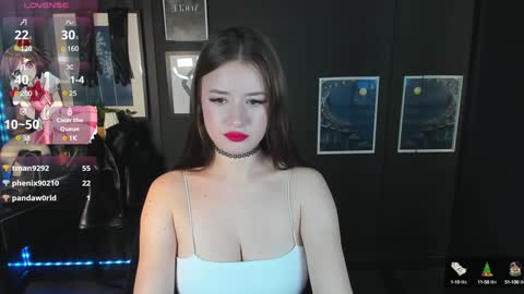 Snapshot of lily_moonlight chatting on 12/28/24, 10:58 Lily online show from 12/28/24, 10:58