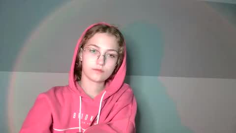 small lily online show from 09/30/25, 07:13