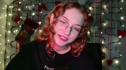 small lily online show from 12/01/25, 06:13