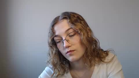 small lily online show from 03/04/26, 01:17