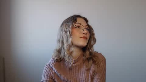 small lily online show from 03/05/26, 01:18