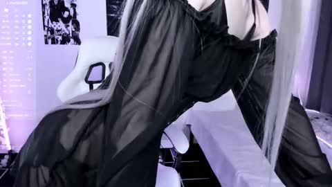 Lily online show from 10/30/25, 01:29