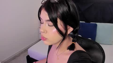 LilyWoodz online show from 03/17/26, 07:17