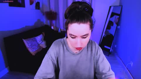 LILY online show from 03/25/26, 07:36