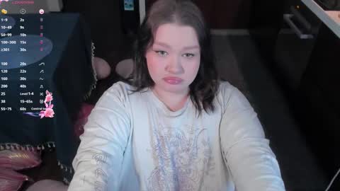 Snapshot of lilybelll chatting on 02/20/26, 06:48 Lily online show from 02/20/26, 06:48