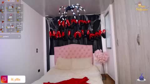 Snapshot of lilyfox23 chatting on 10/29/25, 01:46 lilyfox23 online show from 10/29/25, 01:46