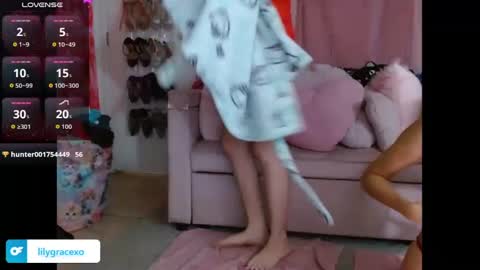 Snapshot of lilygracexoxo chatting on 10/01/25, 10:16 Lily Grace online show from 10/01/25, 10:16