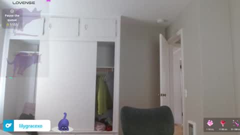 Lily Grace online show from 10/31/25, 08:10