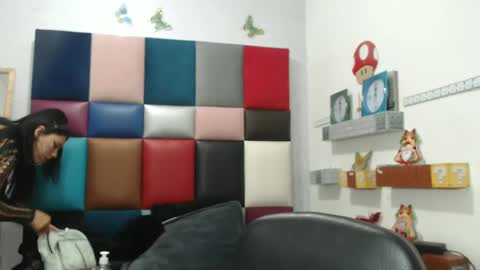 lilyjamesx online show from 01/19/25, 02:49