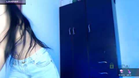Snapshot of lilylouisee_ chatting on 12/25/24, 12:16 Liliana louise online show from 12/25/24, 12:16