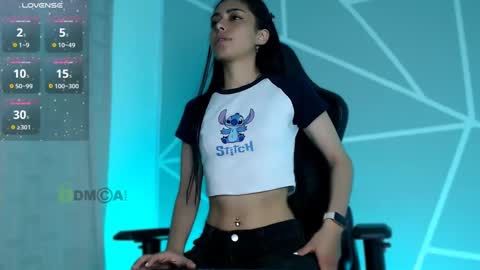 Snapshot of lilylouisee_ chatting on 01/18/25, 11:00 Liliana louise online show from 01/18/25, 11:00