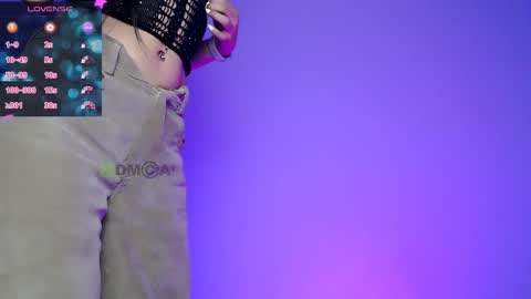 Snapshot of lilylouisee_ chatting on 02/24/25, 10:47 Liliana louise online show from 02/24/25, 10:47