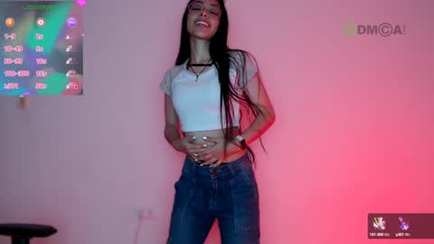 Snapshot of lilylouisee_ chatting on 02/26/25, 04:24 Liliana louise online show from 02/26/25, 04:24
