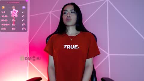 Snapshot of lilylouisee_ chatting on 09/17/25, 10:28 Liliana louise online show from 09/17/25, 10:28