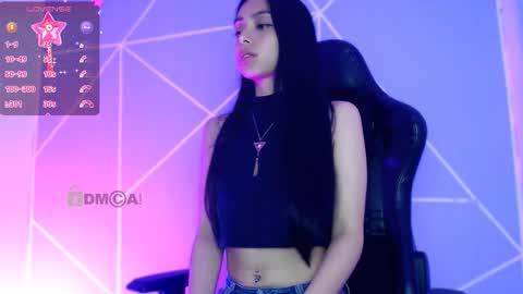 Snapshot of lilylouisee_ chatting on 10/14/25, 10:32 Liliana louise online show from 10/14/25, 10:32