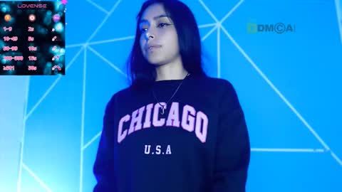 Snapshot of lilylouisee_ chatting on 10/16/25, 10:11 Liliana louise online show from 10/16/25, 10:11