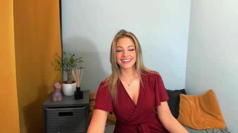 Snapshot of lilylovely26 chatting on 02/01/25, 12:47 Lily online show from 02/01/25, 12:47