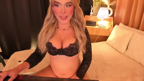 Snapshot of lilymonstercock chatting on 06/30/26, 01:50 IM YOUR TRUE GODESS Lilymonstercock online show from 06/30/26, 01:50