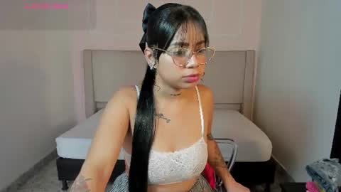 lilysmith4 online show from 08/03/26, 05:27