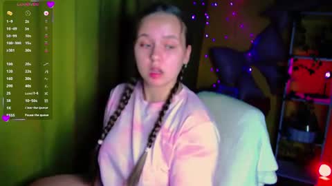 Snapshot of lilysweet13 chatting on 06/27/26, 11:43 Lily online show from 06/27/26, 11:43