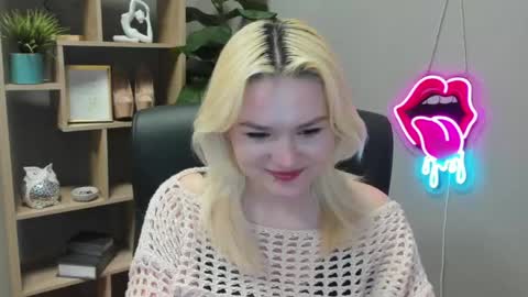 Lily online show from 03/18/26, 07:22