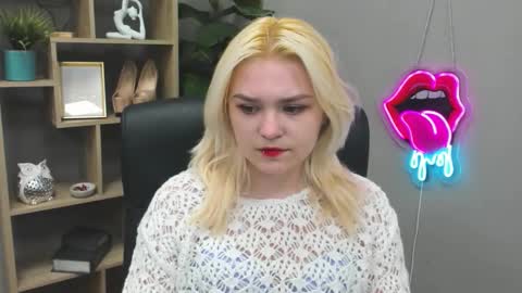 Lily online show from 03/22/26, 08:18