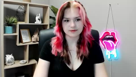 Snapshot of lilysweetxo chatting on 06/09/26, 06:58 Lily online show from 06/09/26, 06:58