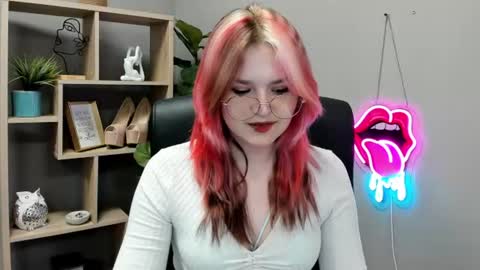Snapshot of lilysweetxo chatting on 06/16/26, 06:38 Lily online show from 06/16/26, 06:38