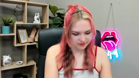 Snapshot of lilysweetxo chatting on 06/25/26, 06:40 Lily online show from 06/25/26, 06:40