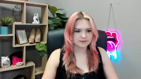 Snapshot of lilysweetxo chatting on 06/26/26, 07:13 Lily online show from 06/26/26, 07:13
