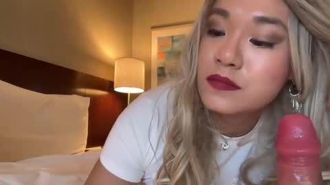 lilyxoxoxo online show from 09/17/25, 10:44