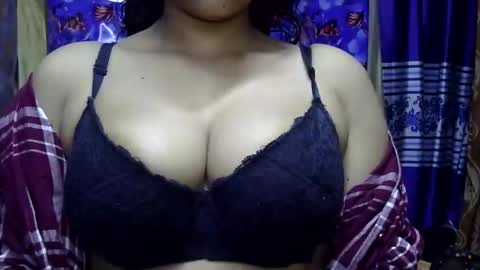 limaakter246618 online show from 01/17/26, 09:58