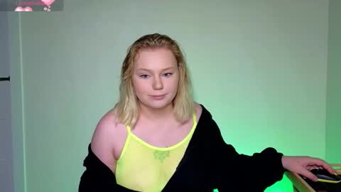 lime cat online show from 09/19/25, 01:07