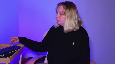 lime cat online show from 09/28/25, 12:05