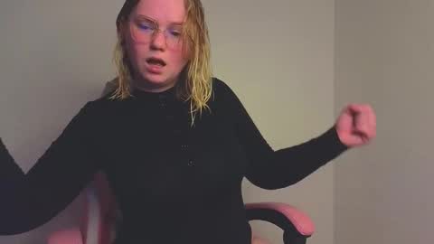 lime cat online show from 11/16/25, 02:06