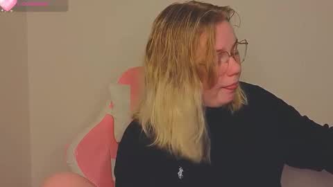 lime cat online show from 11/22/25, 02:10