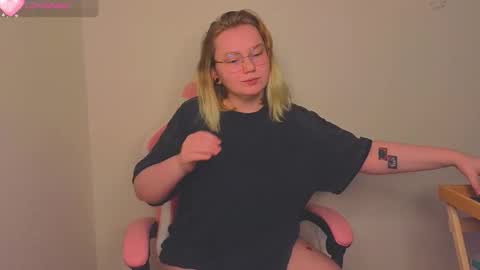 lime cat online show from 11/24/25, 02:11