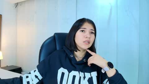  Lina Bedoya  online show from 12/02/25, 11:26