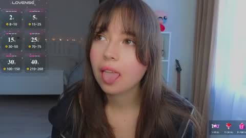 Snapshot of lina_brownie chatting on 07/24/26, 01:36 Lina online show from 07/24/26, 01:36