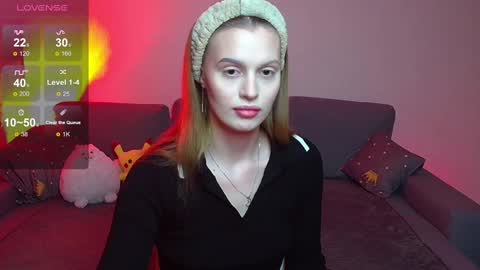lina_bush online show from 12/16/24, 11:33