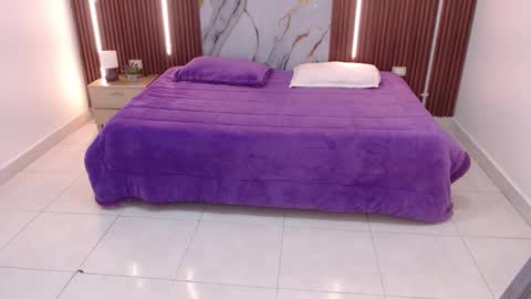 Lina online show from 09/12/25, 12:05